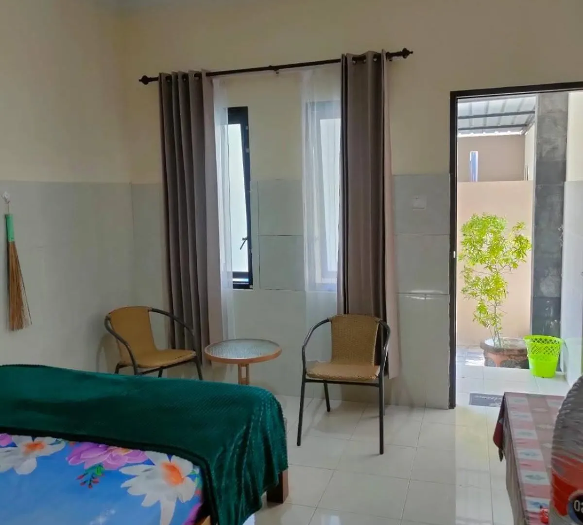 Intan Moyo Guesthouse Near Ialf & Benoa Pesanggaran Πανσιόν
