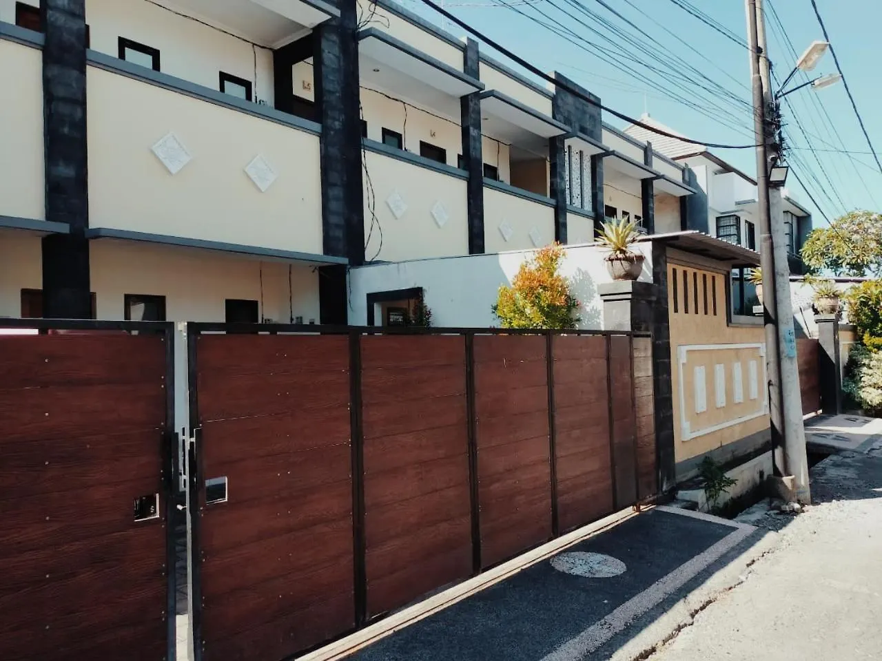 Intan Moyo Guesthouse Near Ialf & Benoa Pesanggaran 0*,