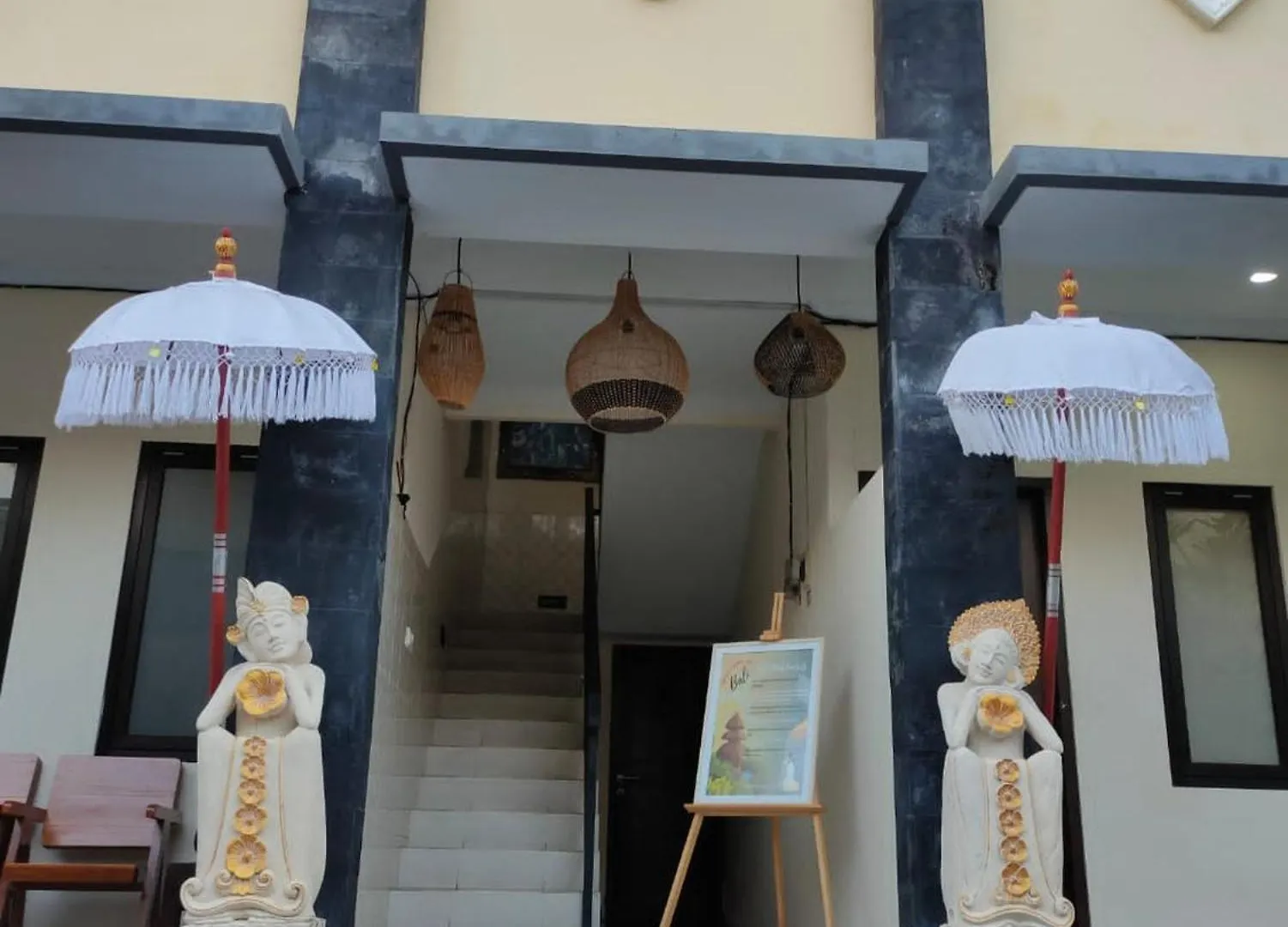 Intan Moyo Guesthouse Near Ialf & Benoa Pesanggaran 게스트하우스